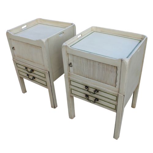 A MATCHED PAIR OF GEORGIAN TAMBOUR FRONTED BEDSIDE CUPBOARDS - ADDITIONAL PHOTO 4