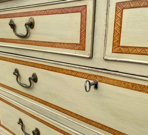 GEORGIAN DECORATED CHEST OF DRAWERS - ADDITIONAL PHOTO 3