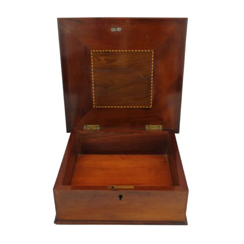 19TH CENTURY KILLARNEY WARE ARBUTUS BOX WITH WORKING LOCK KEY - ADDITIONAL PHOTO 1