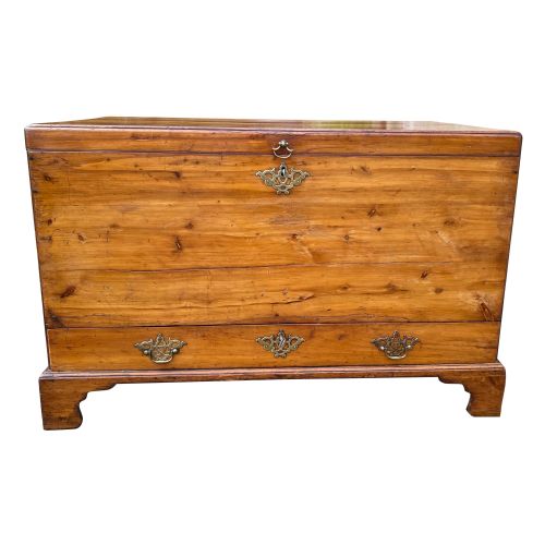 a rare georgian cedar trunk or mule chest of fine quality retaining all the original fittings c 1770 - CATEGORY: ANTIQUE CHESTS - DATED GEORGIAN