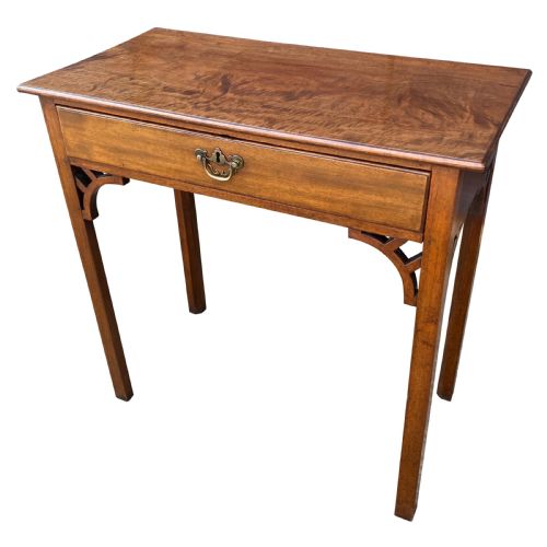 GEORGIAN CHIPPENDALE STYLE SOLID MAHOGANY SIDE TABLE OF SMALL PROPORTIONS - ADDITIONAL PHOTO 1