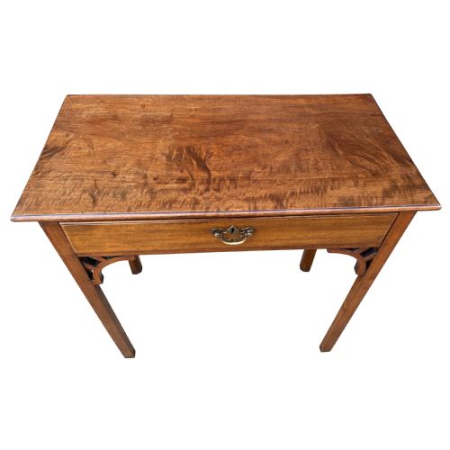 GEORGIAN CHIPPENDALE STYLE SOLID MAHOGANY SIDE TABLE OF SMALL PROPORTIONS - ADDITIONAL PHOTO 3