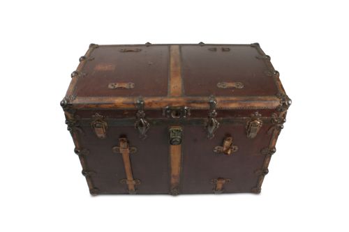 HIGH QUALITY ANTIQUE FRENCH LEATHER METAL BOUND TRUNK C 1900 - ADDITIONAL PHOTO 3