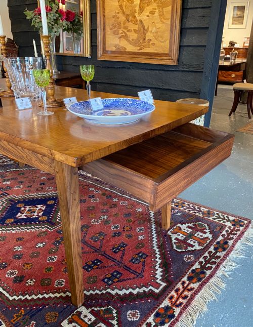 RARE ANGLO INDIAN SOLID ROSEWOOD DINING TABLE MADE WITH ONLY FOUR PLANKS OF WOOD C 1920 - ADDITIONAL PHOTO 3