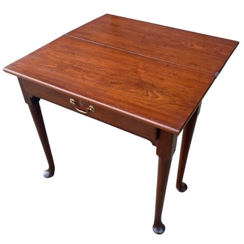 GEORGE II SOLID MAHOGANY SIDE TEA TABLE OF NARROW PROPORTIONS WITH SINGLE DRAWER SWAN NECK HANDLE C 1750 - ADDITIONAL PHOTO 3