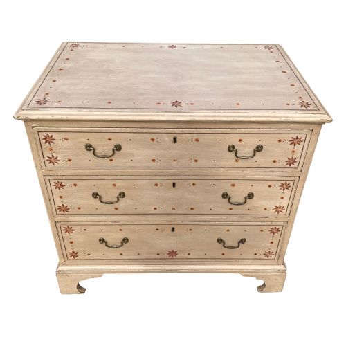 BEAUTIFULLY DECORATED GEORGIAN CHEST OF DRAWERS OF SMALL PROPORTIONS - ADDITIONAL PHOTO 1