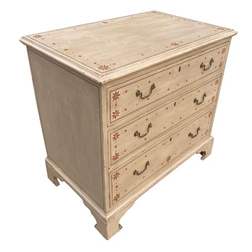 BEAUTIFULLY DECORATED GEORGIAN CHEST OF DRAWERS OF SMALL PROPORTIONS - ADDITIONAL PHOTO 2