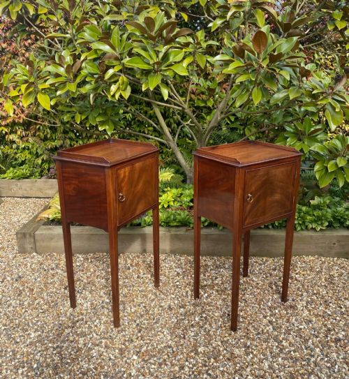 PAIR OF GEORGIAN MAHOGANY BEDSIDE CUPBOARDS C 1800 - ADDITIONAL PHOTO 1