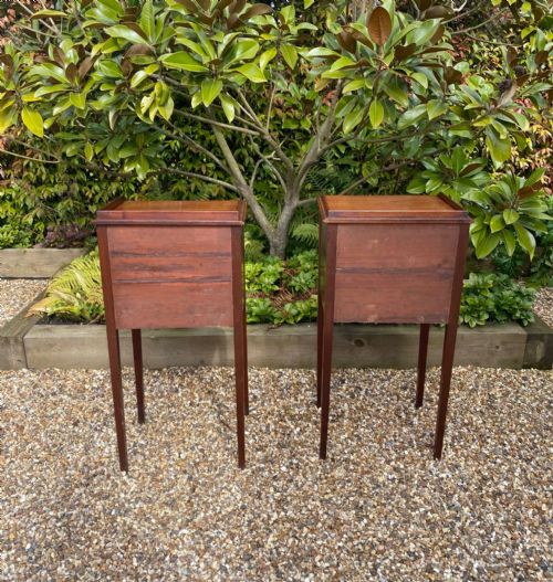 PAIR OF GEORGIAN MAHOGANY BEDSIDE CUPBOARDS C 1800 - ADDITIONAL PHOTO 3