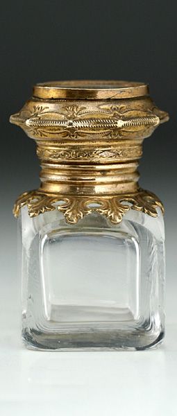 C.1880 French Crystal Souvenir Scent Perfume Bottle With Gilt Metal Mount \u0026  Paris Scene Top | 195794 | Sellingantiques.co.uk