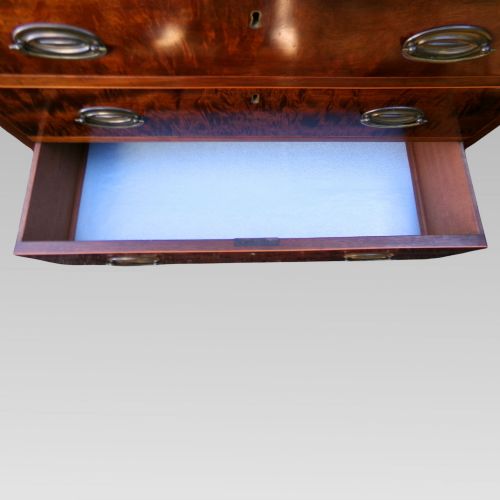 STUNNING ANTIQUE MAHOGANY SATINWOOD LINE INLAID CHEST OF DRAWERS - ADDITIONAL PHOTO 6