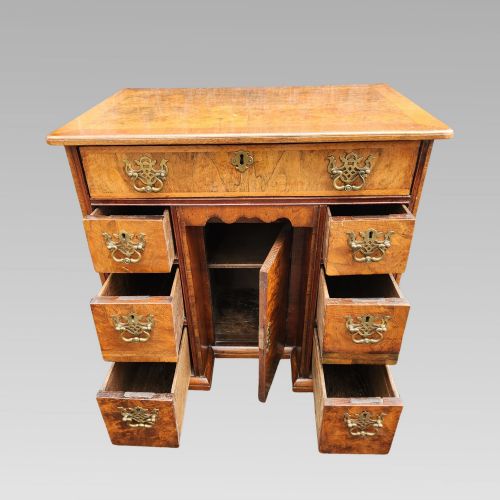 ANTIQUE QUEEN ANNE STYLE WALNUT VENEER KNEEHOLE DESK OR DRESSING HALL TABLE - ADDITIONAL PHOTO 1
