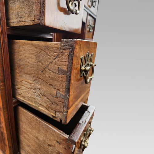 ANTIQUE QUEEN ANNE STYLE WALNUT VENEER KNEEHOLE DESK OR DRESSING HALL TABLE - ADDITIONAL PHOTO 6