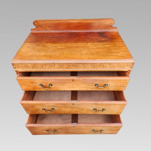 CHARMING ANTIQUE 19TH CENTURY VICTORIAN MAHOGANY CHEST OF DRAWERS - ADDITIONAL PHOTO 2