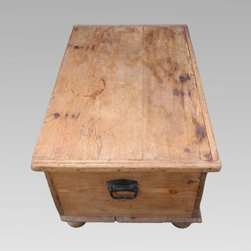 CHARMING ANTIQUE 19TH CENTURY VICTORIAN PINE BLANKET BOX STORAGE CHEST - ADDITIONAL PHOTO 4