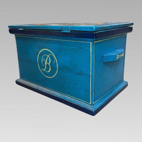 CHARMING HAND PAINTED QUALITY VINTAGE NAUTICAL COWES STORAGE BOX CHEST TRUNK - ADDITIONAL PHOTO 2