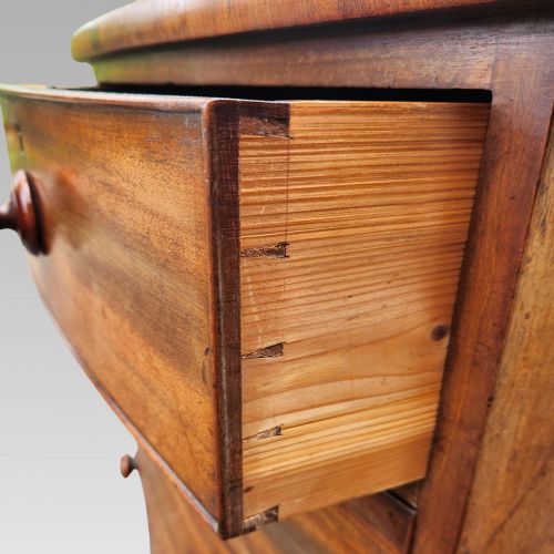 FABULOUS ANTIQUE VICTORIAN MAHOGANY CHEST OF DRAWERS BOW FRONT TURNED HANDLES - ADDITIONAL PHOTO 4