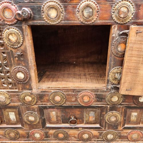FABULOUS ANTIQUE INDIAN DAMCHIYA CARVED TEAK DOWRY CHEST STORAGE CABINET - ADDITIONAL PHOTO 3