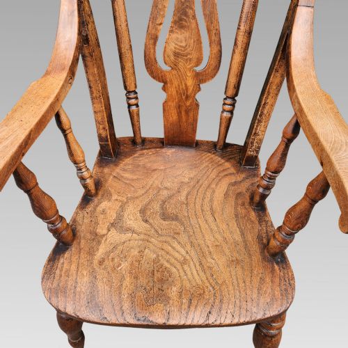 CHARMING VICTORIAN ENGLISH ELM WINDSOR SPINDLE LYRE BACK FARMHOUSE ARM CHAIR - ADDITIONAL PHOTO 3