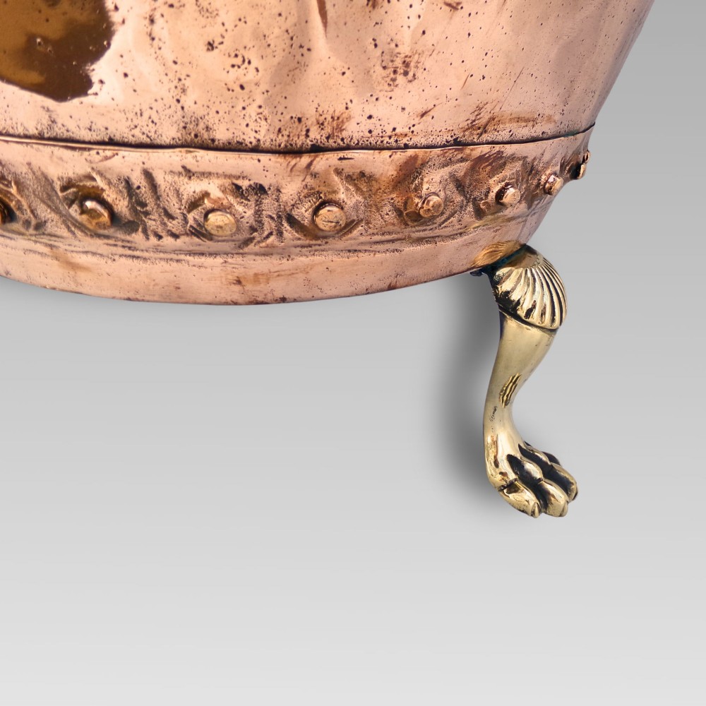 Exceptional Antique 19th Century Copper Riveted Brass Claw Feet Log Bucket, Coal View V