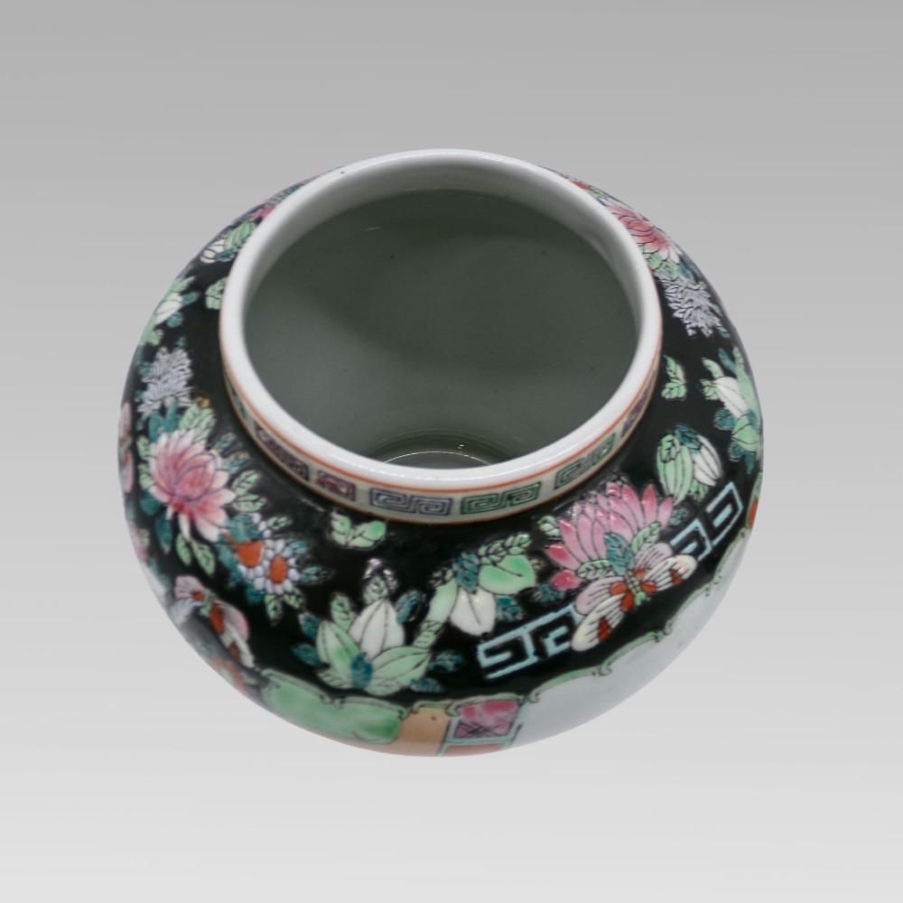Stunning Chinese Famille Noir Oriental Hand Painted Lidded Ginger Spice Jar Urns View VI