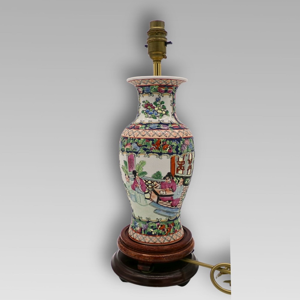 Charming Vintage Chinese Famille Rose Oriental Hand Painted Porcelain Table Lamp
