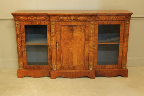 A VICTORIAN BURR WALNUT BREAKFRONT BOOKCASE DISPLAY SIDEBOARD - ADDITIONAL PHOTO 2