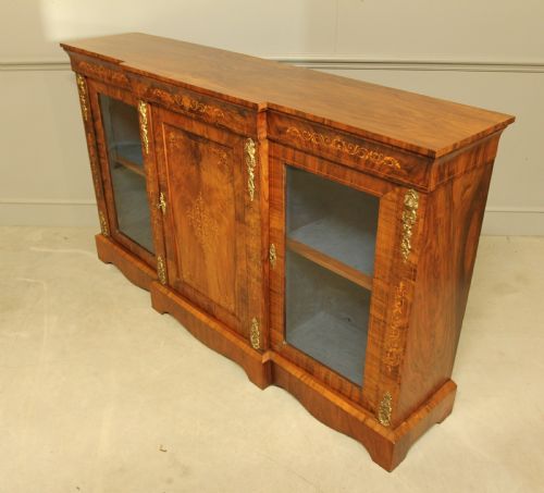 A VICTORIAN BURR WALNUT BREAKFRONT BOOKCASE DISPLAY SIDEBOARD - ADDITIONAL PHOTO 7