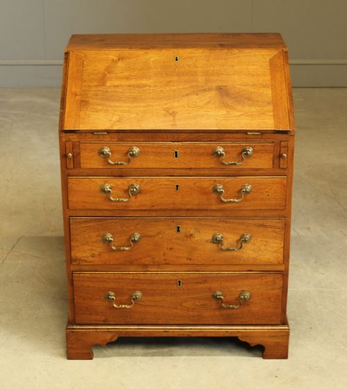fig 1. A SMALL 18TH CENTURY CHESTNUT BUREAU.