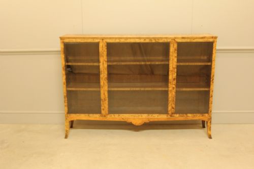 AN EARLY 20TH CENTURY SWEDISH BIRCH BOOKCASE - ADDITIONAL PHOTO 1