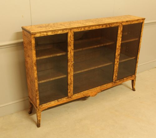 AN EARLY 20TH CENTURY SWEDISH BIRCH BOOKCASE - ADDITIONAL PHOTO 2