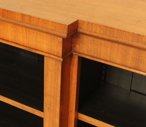 ELEGANT VICTORIAN MAHOGANY BREAKFRONT BOOKCASE - ADDITIONAL PHOTO 4