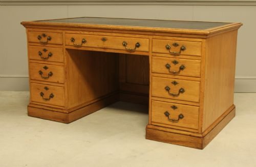 LATE VICTORIAN SOLID ASH WRITING DESK 9 DRAWERS - ADDITIONAL PHOTO 6