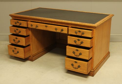 LATE VICTORIAN SOLID ASH WRITING DESK 9 DRAWERS - ADDITIONAL PHOTO 7