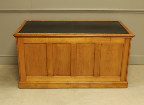LATE VICTORIAN SOLID ASH WRITING DESK 9 DRAWERS - ADDITIONAL PHOTO 8