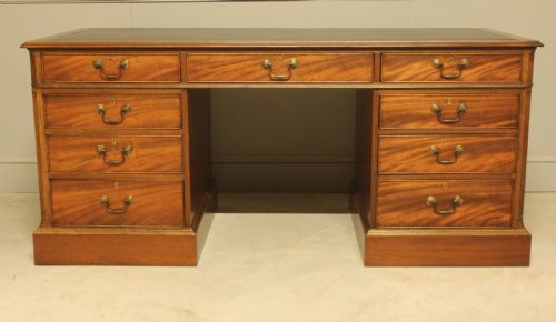 EARLY 20TH CENTURY CURL MAHOGANY TWIN PEDESTAL DESK - ADDITIONAL PHOTO 3