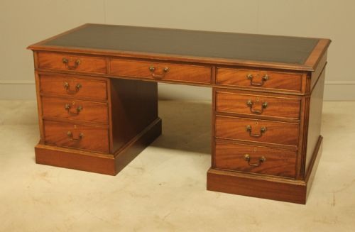 EARLY 20TH CENTURY CURL MAHOGANY TWIN PEDESTAL DESK - ADDITIONAL PHOTO 6