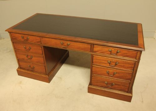 EARLY 20TH CENTURY CURL MAHOGANY TWIN PEDESTAL DESK - ADDITIONAL PHOTO 8