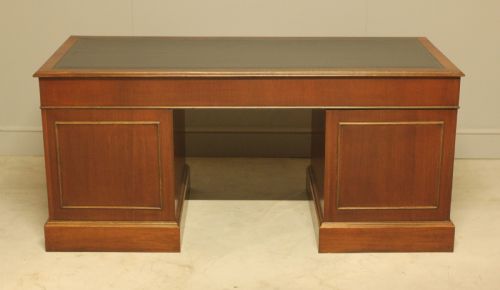 EARLY 20TH CENTURY CURL MAHOGANY TWIN PEDESTAL DESK - ADDITIONAL PHOTO 9