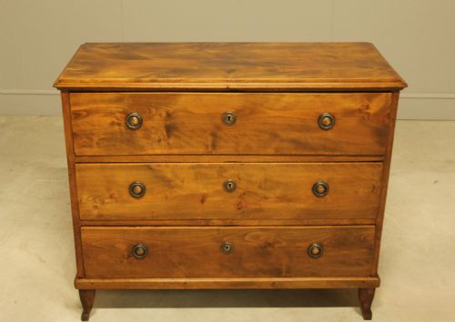 fig 1. A fine early 19th-century Swedish Gustavian chest
