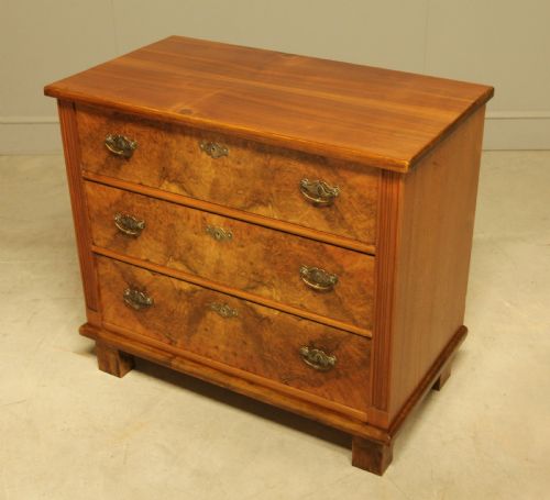 A FINE EARLY 20THCENTURY SWEDISH BURR WALNUT CHEST OF DRAWERS - ADDITIONAL PHOTO 7