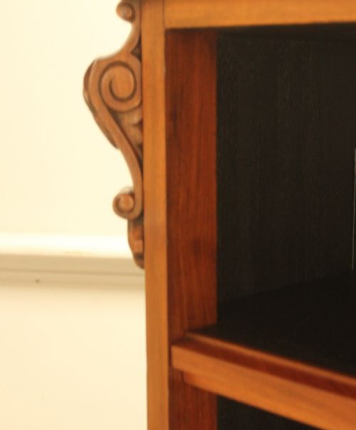 A GOOD QUALITY VICTORIAN MAHOGANY OPEN BOOKCASE - ADDITIONAL PHOTO 4