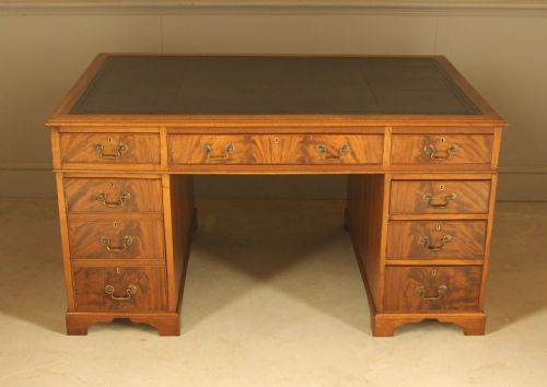 A VICTORIAN CURLMAHOGANY PARTNERS DESK OF EXCELLENT QUALITY - ADDITIONAL PHOTO 1