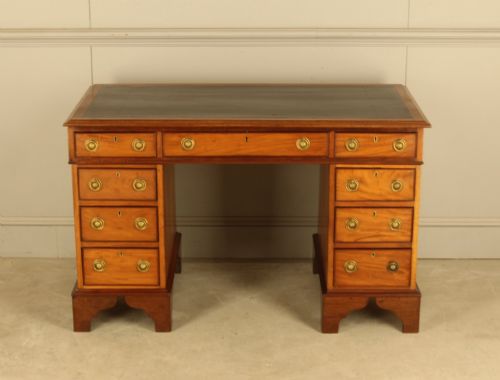 A VICTORIAN MAHOGANY PEDESTAL WRITING DESK - ADDITIONAL PHOTO 1