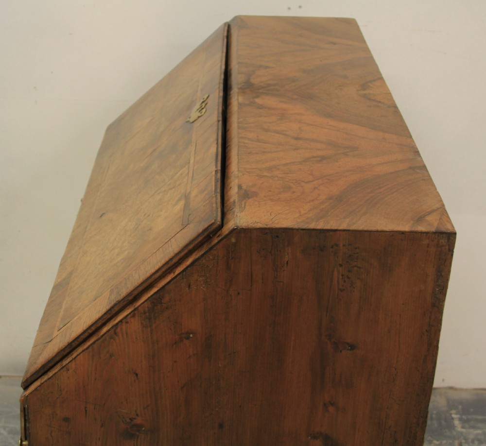 An Mid 18th Century Georgian burr walnut bureau. View VII