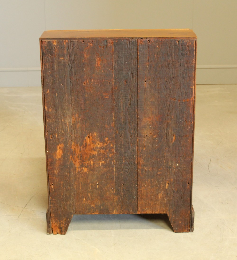 A SMALL 18TH CENTURY CHESTNUT BUREAU.  View X