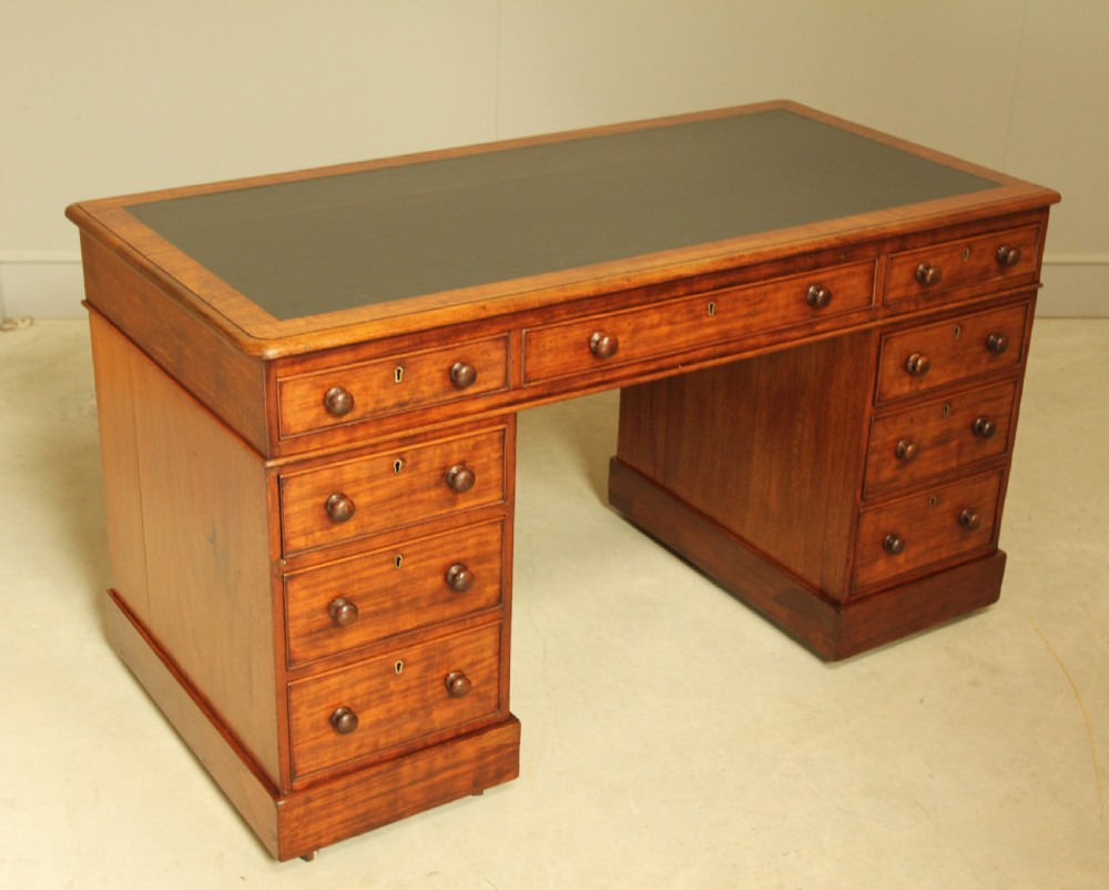 A VICTORIAN MAHOGANY TWIN PEDESTAL DESK  View IV