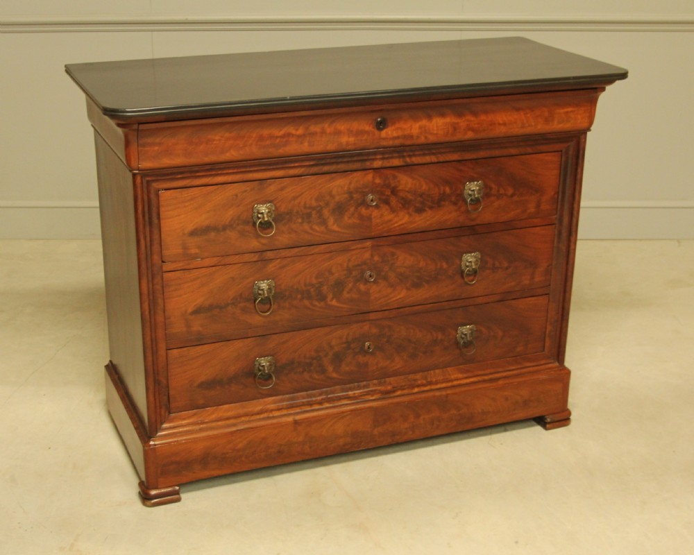 A 19TH CENTURY FRENCH MAHOGANY CHEST OF DRAWERS View VIII