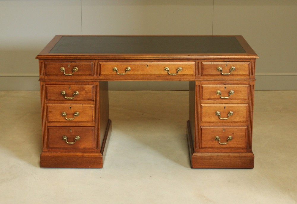 Early 20th Century Mahogany Twin Pedestal Writing Desk View III