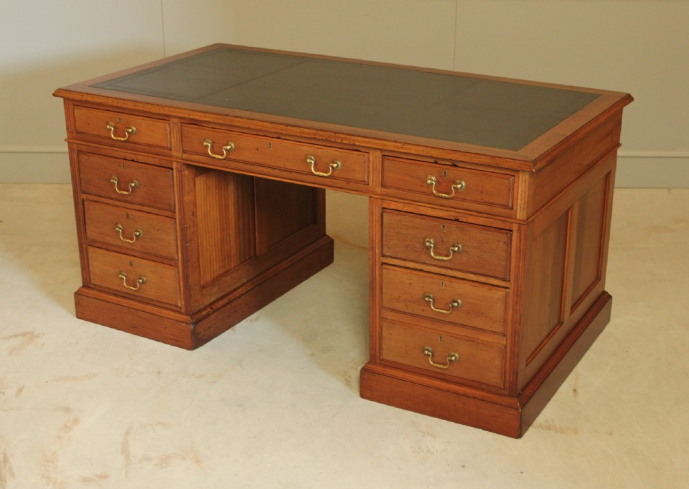 A LARGE EARLY 20TH MAHOAGANY WRITING DESK.  View VII